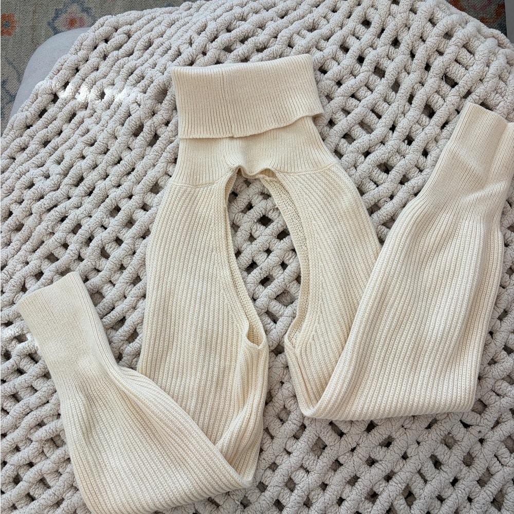 Cream Ribbed Cropped Sweater - Picture 3 of 4